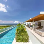 Apartment With A Nice Ocean View And Airport