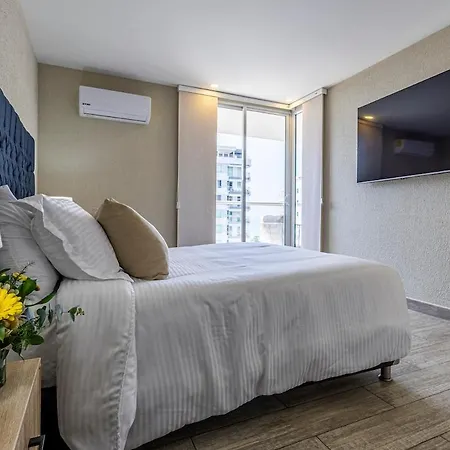 With A Ocean View And Airport Apartamento